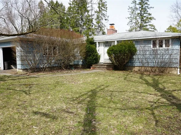 873 Milford Dr, Skaneateles, NY 13152