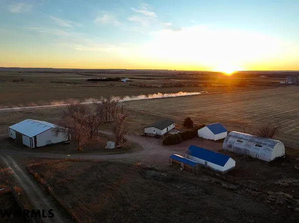 40 E Dakota Junction Rd, Chadron, NE 69337