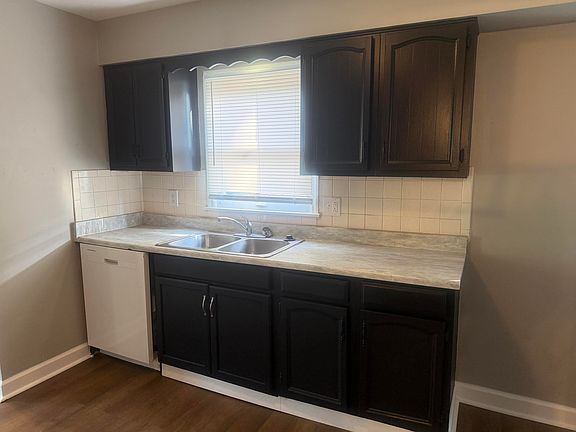 3rd image of 343 Rebel Rd