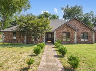 4840 S Warwick Ave, Springfield, MO 65804