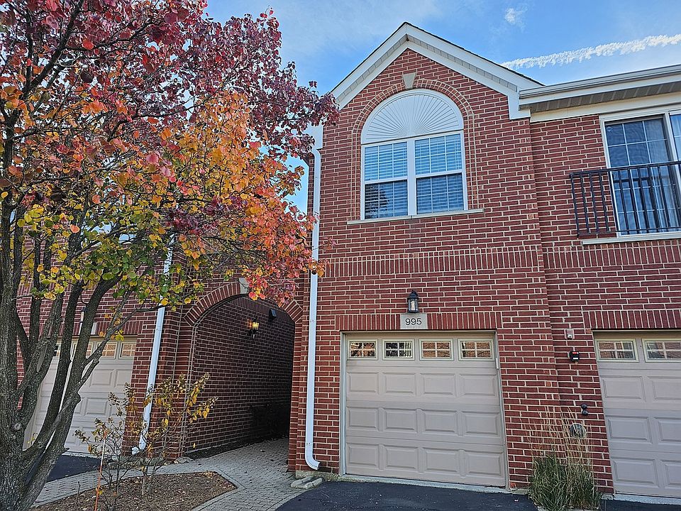 1st image of 995 Kensington Dr