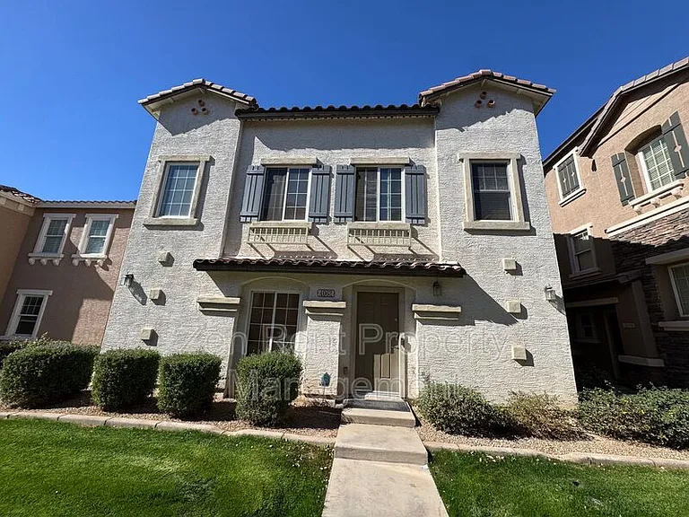 4062 E Windsor Dr — Photo 1