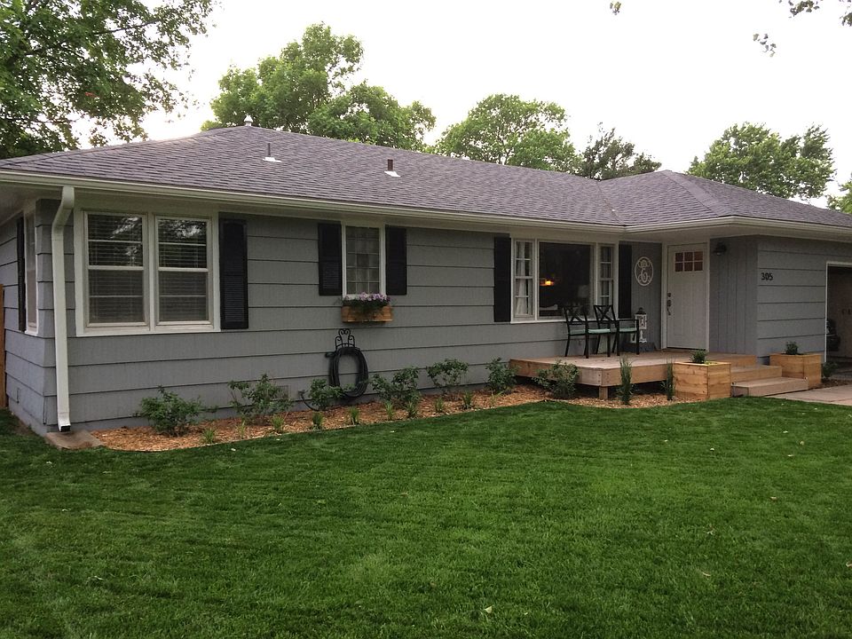 1st image of 305 S Park Dr