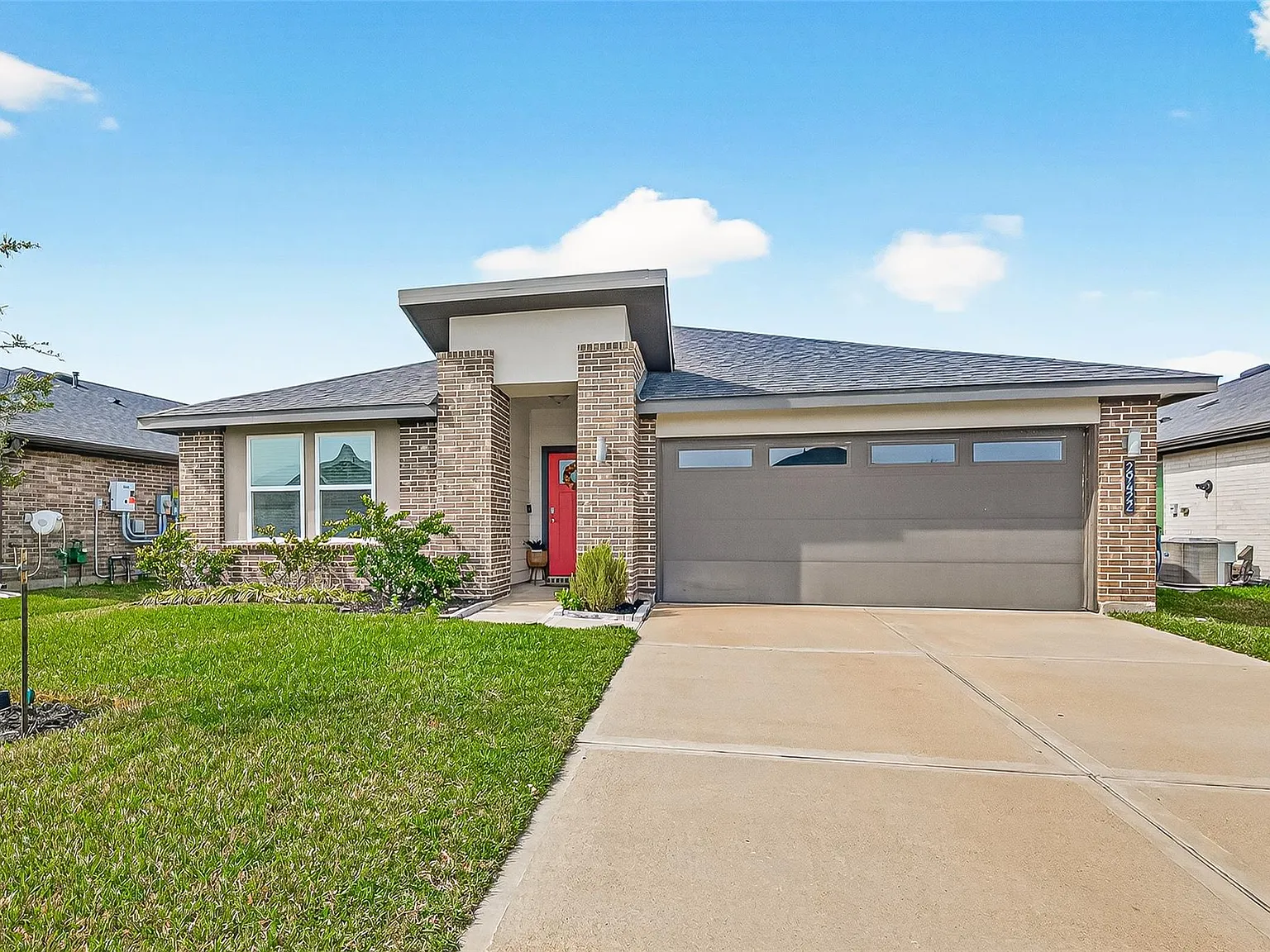 4 bed, 1875 sqft, $2,100 — Photo 3