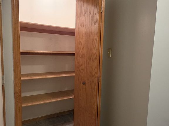 5th image of 445 W 37th St