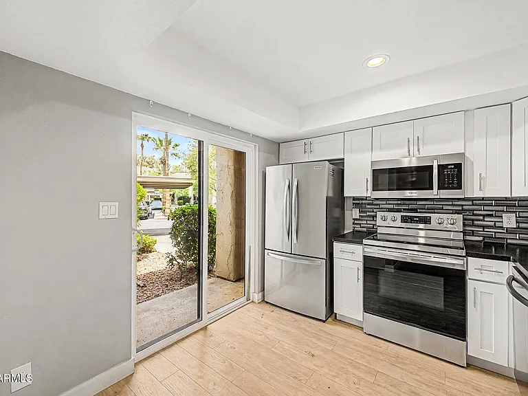 9465 N 92nd St #105 — Photo 3
