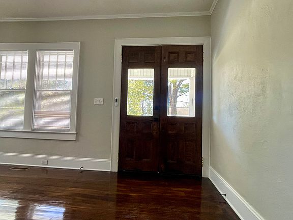 4th image of 212 S Virginia St