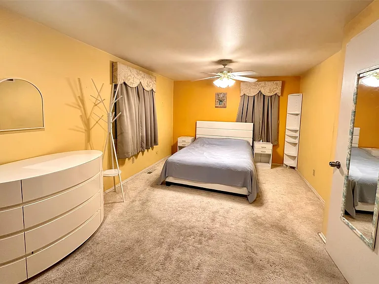 6942 Leslee Crest Dr — Photo 34
