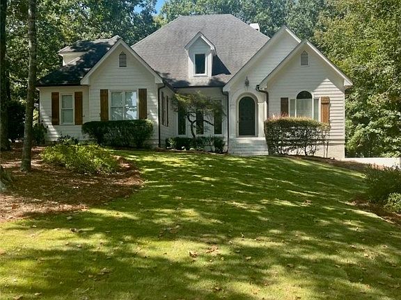 2nd image of 1540 Lakewood Pl