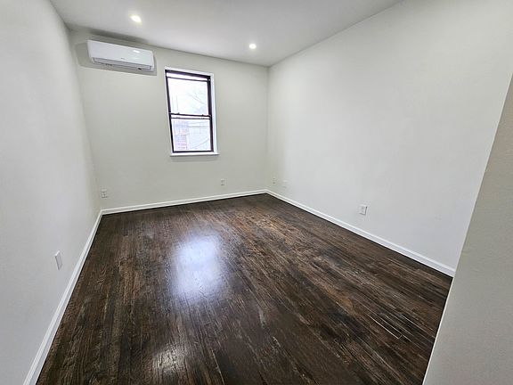 5th image of 4551 Kings Hwy Floor 2
