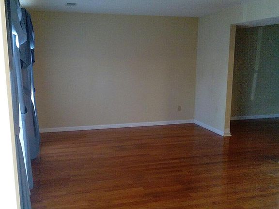 3rd image of 8414 Old Carriage Ct