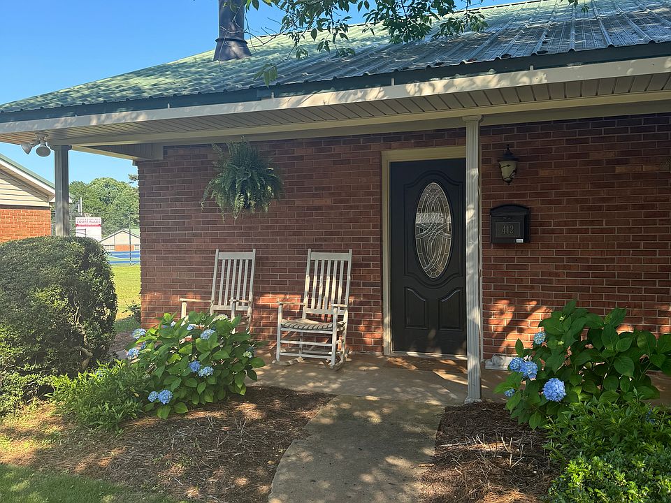 1st image of 411 Seagraves Dr #411