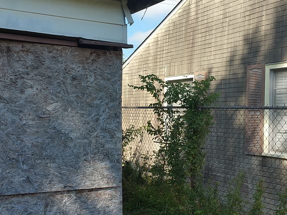 3rd image of 9510 Rosehaven Dr