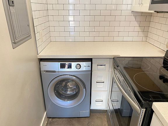 4th image of 2617 E Campbell Ave #2