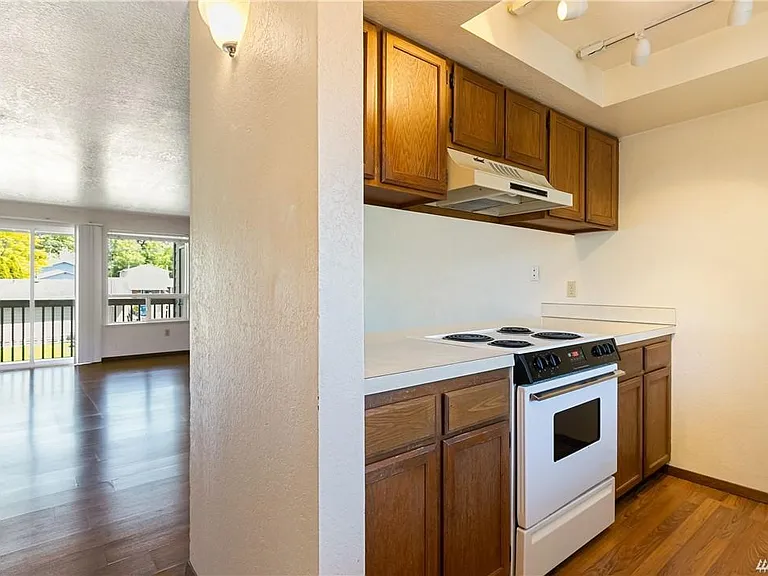 2222 Valencia St #9 — Photo 3