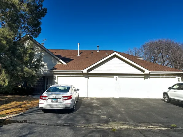 810 E Castle Ct APT 5, Palatine, IL 60074