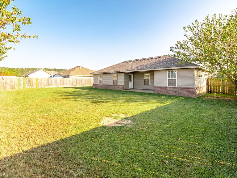 1014 Josie Kate Ln — Photo 8
