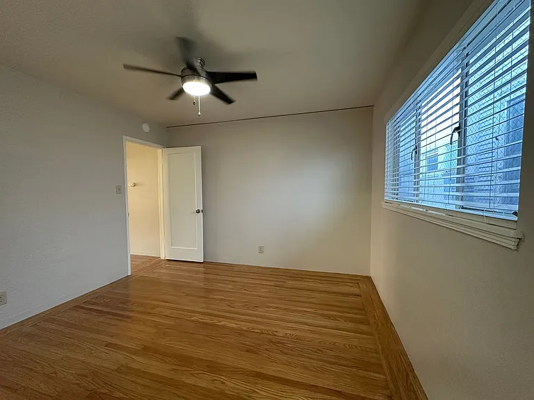 2508 L Street Classic Midtown Living — Photo 27