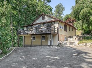 19 Pecoho Rd, Lake Peekskill, NY 10537