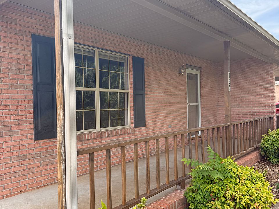 1st image of 195 Lakeshore Rd #1
