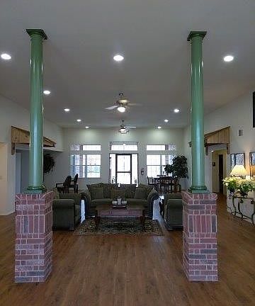 2nd image of 712 Constitution Ct APT 612