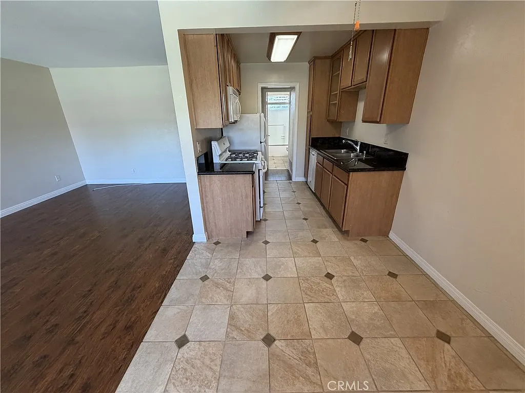1 bed, 640 sqft, $1,895 — Photo 3