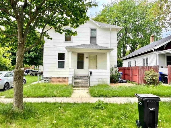 1005 N State St, Appleton, WI 54911