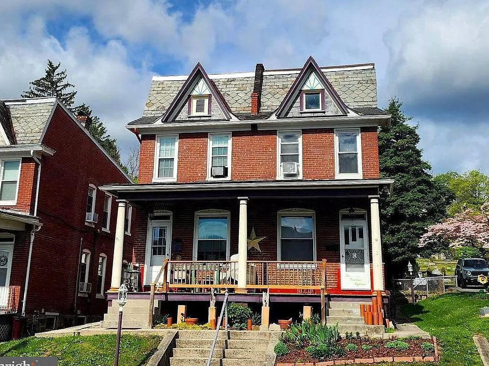 1st image of 218 Saratoga St