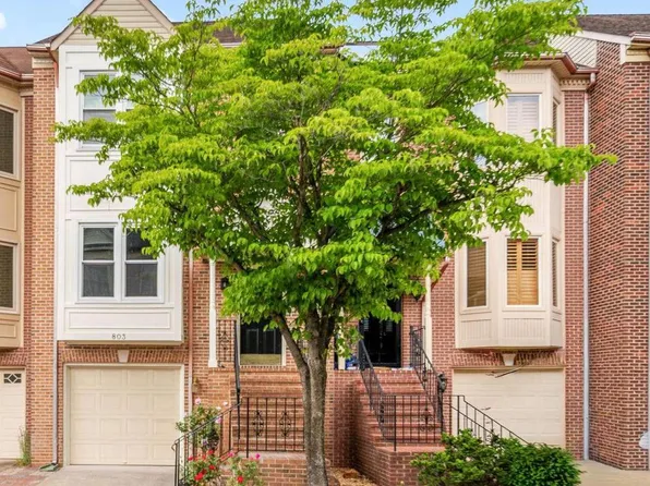 803 Shaw Ct, Fredericksburg, VA 22405