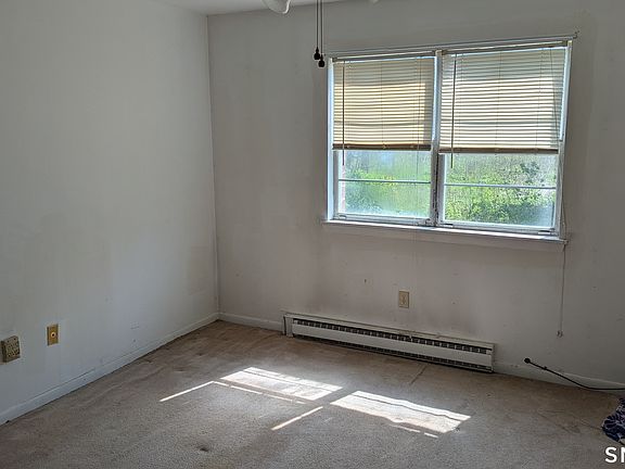 4th image of 16 Belair Drive #16