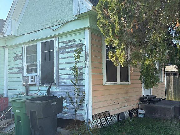 3rd image of 1564 Godwin St