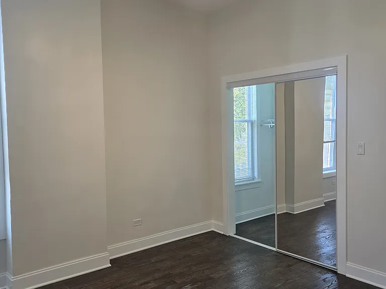 1860 N Hoyne Ave #1R — Photo 12