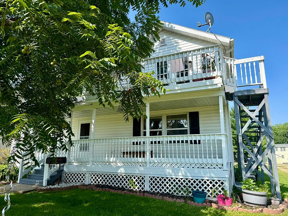 1st image of 329 Hollister Ave