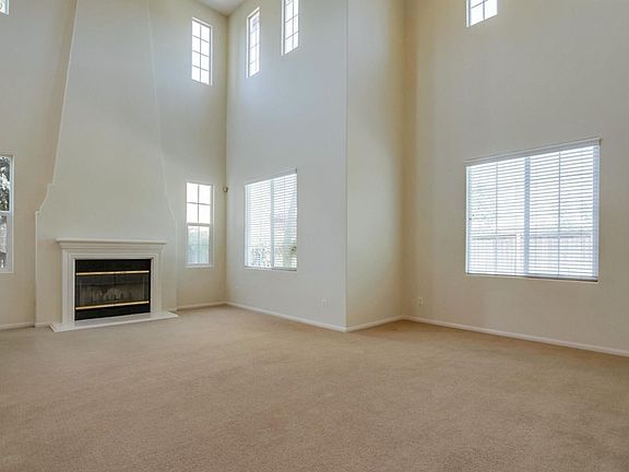 5th image of 563 Rush Dr