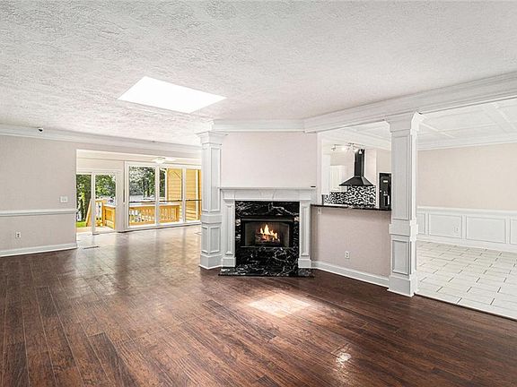 4th image of 96 Pointe View Ct