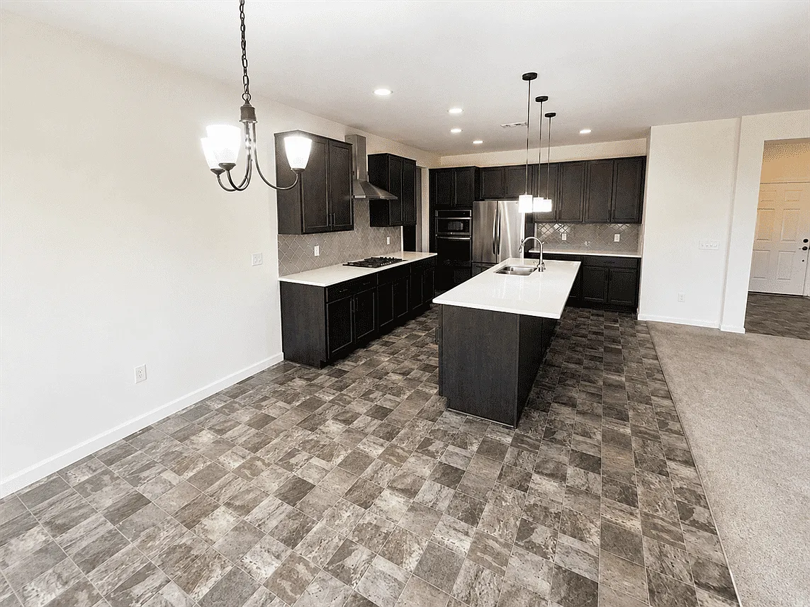 3 bed, 1900 sqft, $2,800 — Photo 3