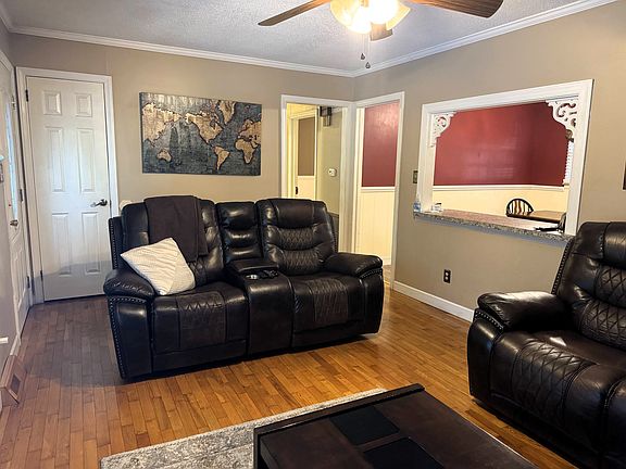 4th image of 3874 Oakwood Cir