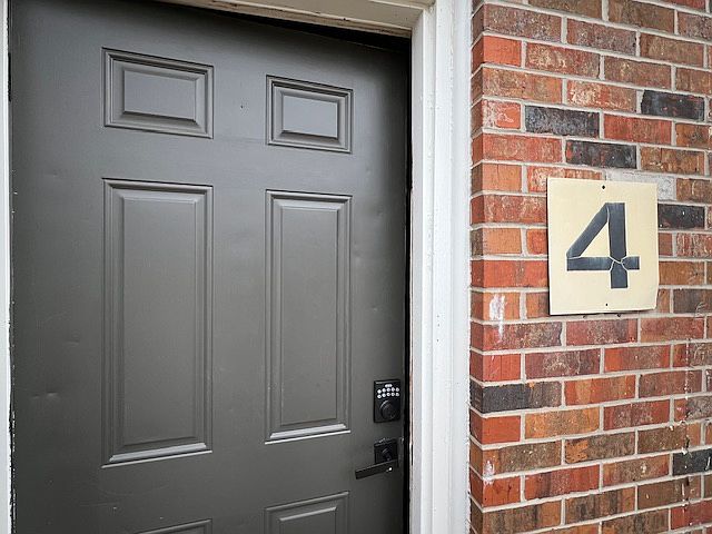 2nd image of 1121 3rd Ave N APT 4