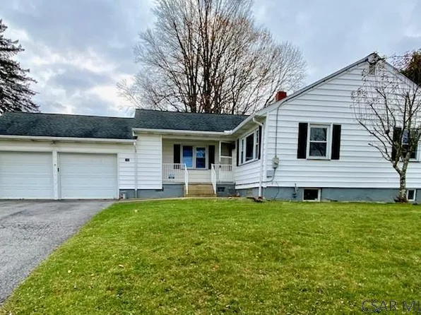 682 W Campus Ave, Hollsopple, PA 15935