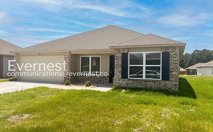 4 bed, 2.0 bath, 2250 sqft, $1,795 — Photo 3