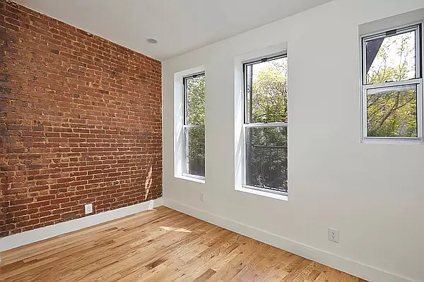 Rented by Green Leaf Management, LLC | media 18