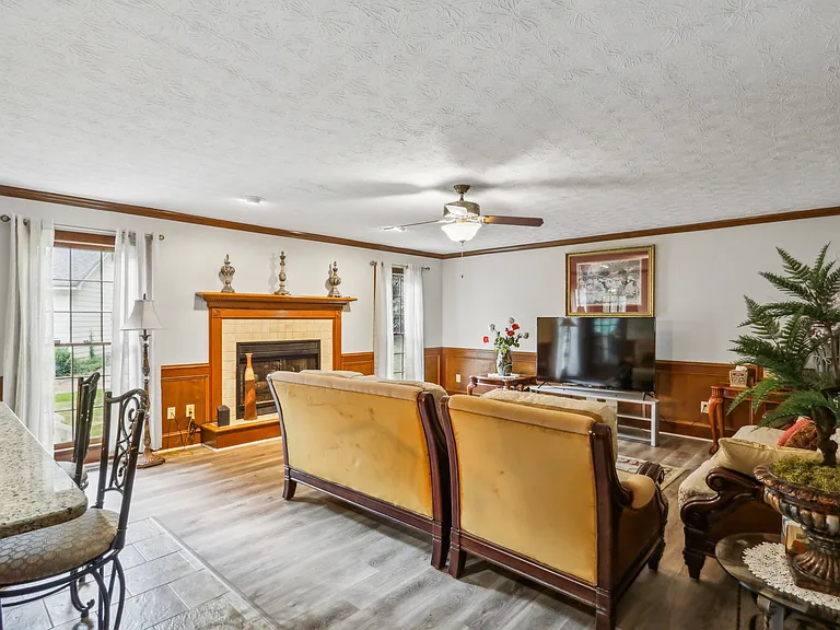 2301 Birdie Ln — Photo 6