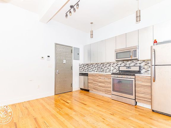 3rd image of 518 Grand St #1BFF
