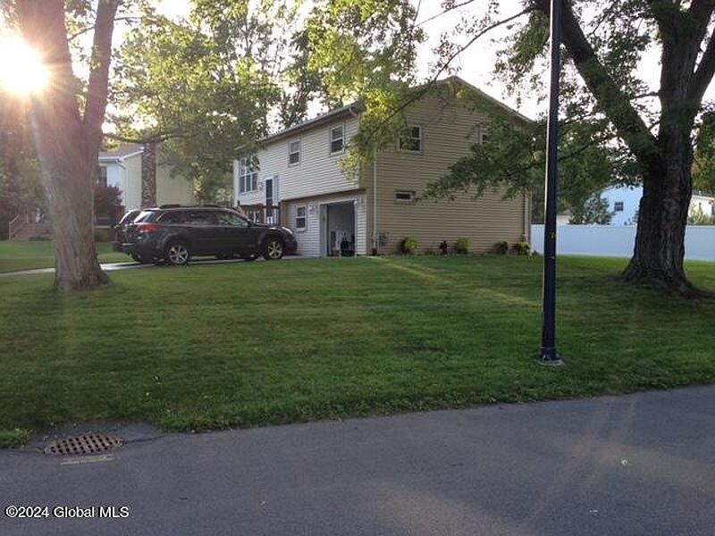 5th image of 265 Kings Court