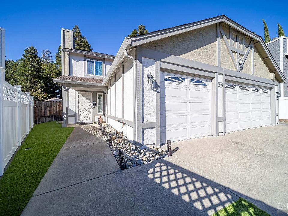 1st image of 624 Catalina Court