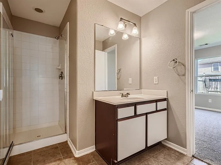 11010 Walkup Way — Photo 12