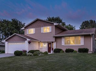1149 Woodhill Dr, Woodbury, MN 55125