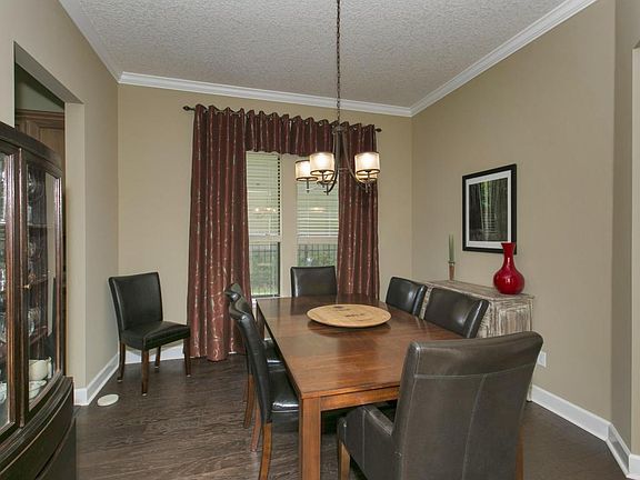 4th image of 120 S Arabella Way