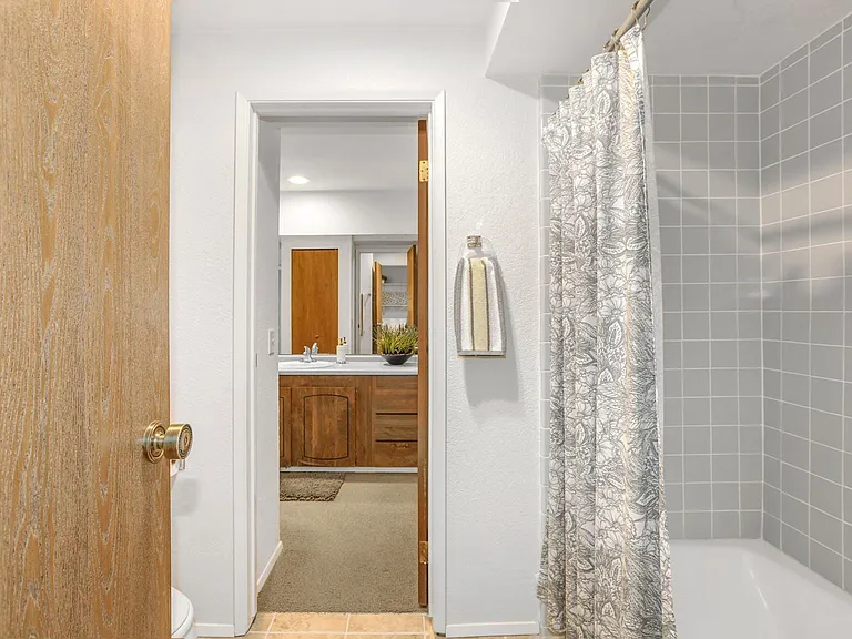 14647 NE 35th St #24 — Photo 17