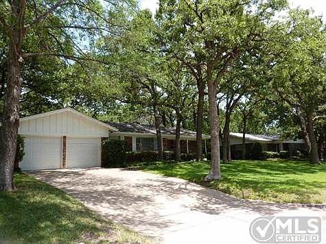 2nd image of 7333 Ellis Rd